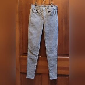 NWT American Eagle Outfitters Gray Camo Skinny Jeans